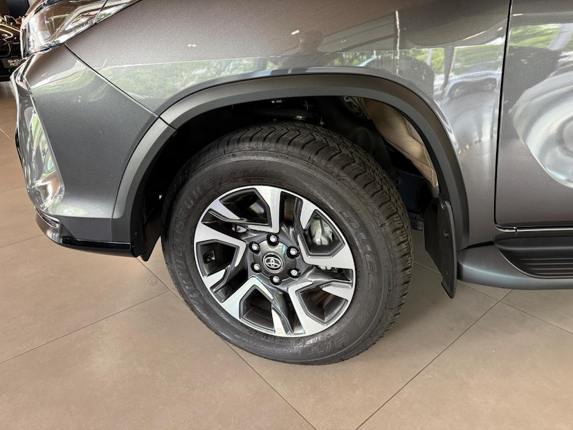 Foto do veículo TOYOTA HILUX  SWSRXA4RD 2025 7.500 KM 410.000,00