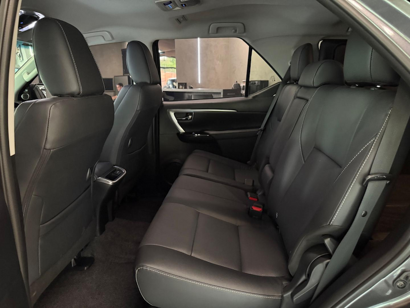 Foto do veículo TOYOTA HILUX  SWSRXA4RD 2025 7.500 KM 410.000,00