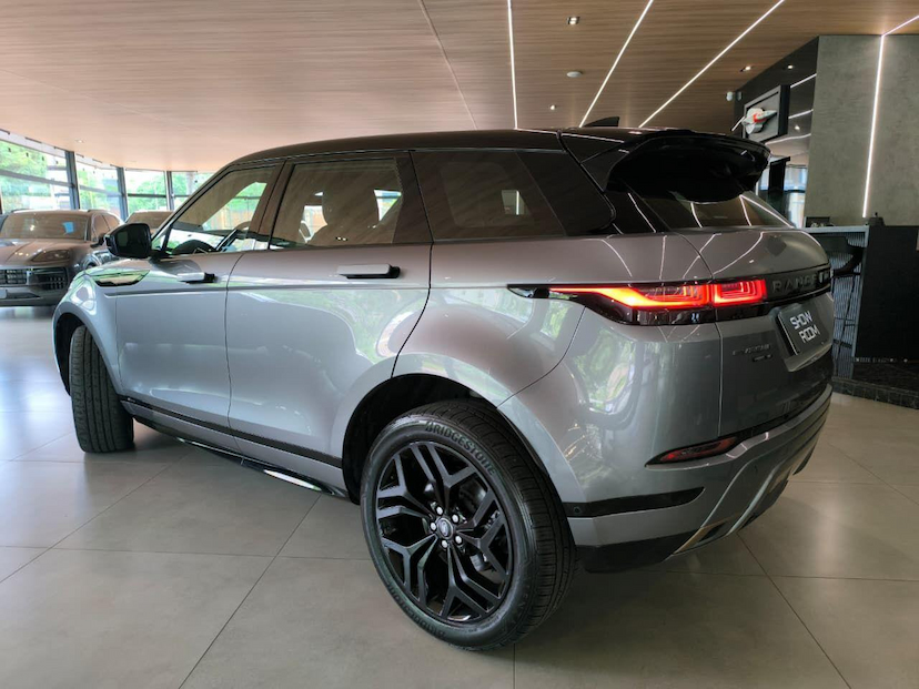 Foto do veículo LAND ROVER RANGE ROVER EVOQUE EVOQUE P250FF SE RD 2020 30.500 KM 235.000,00