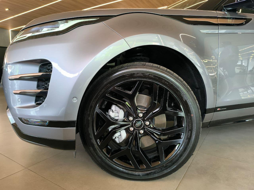 Foto do veículo LAND ROVER RANGE ROVER EVOQUE EVOQUE P250FF SE RD 2020 30.500 KM 235.000,00