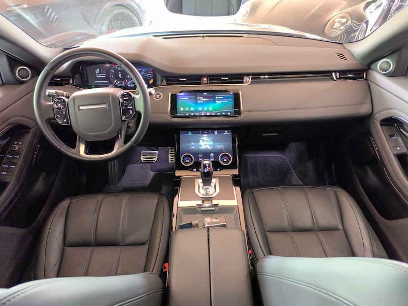 Foto do veículo LAND ROVER RANGE ROVER EVOQUE EVOQUE P250FF SE RD 2020 30.500 KM 235.000,00