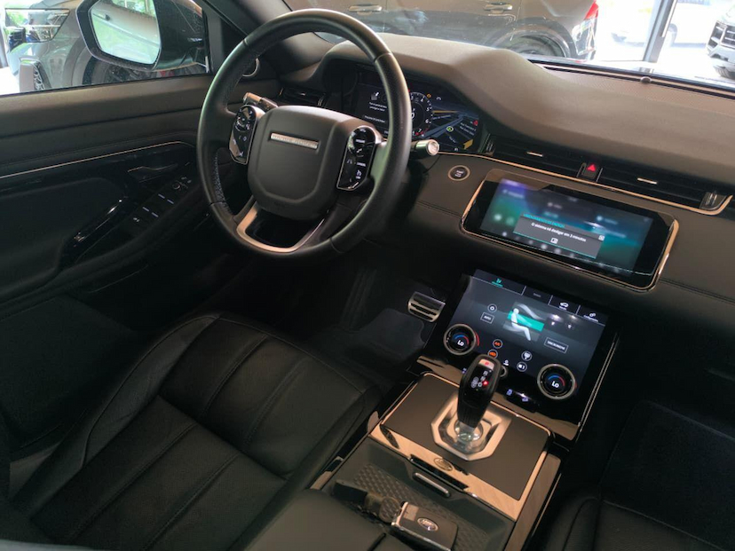 Foto do veículo LAND ROVER RANGE ROVER EVOQUE EVOQUE P250FF SE RD 2020 30.500 KM 235.000,00
