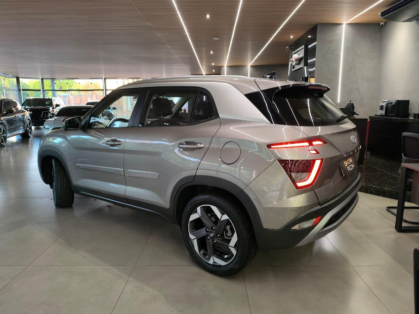Foto do veículo HYUNDAI CRETA 20A ULTIMTE 2023 27.173 KM 130.000,00