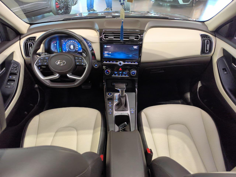 Foto do veículo HYUNDAI CRETA 20A ULTIMTE 2023 27.173 KM 130.000,00