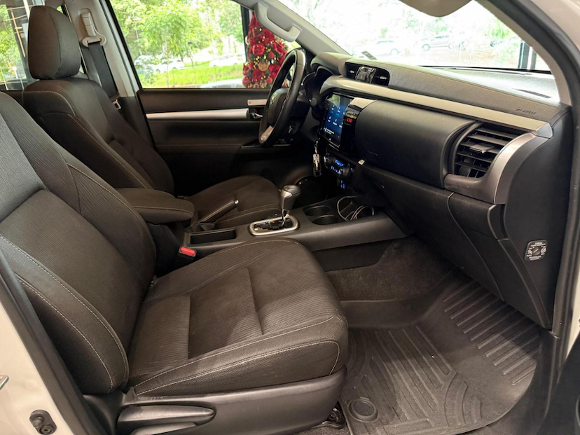 Foto do veículo TOYOTA HILUX  CDSR A4FD 2024 38.000 KM 235.000,00
