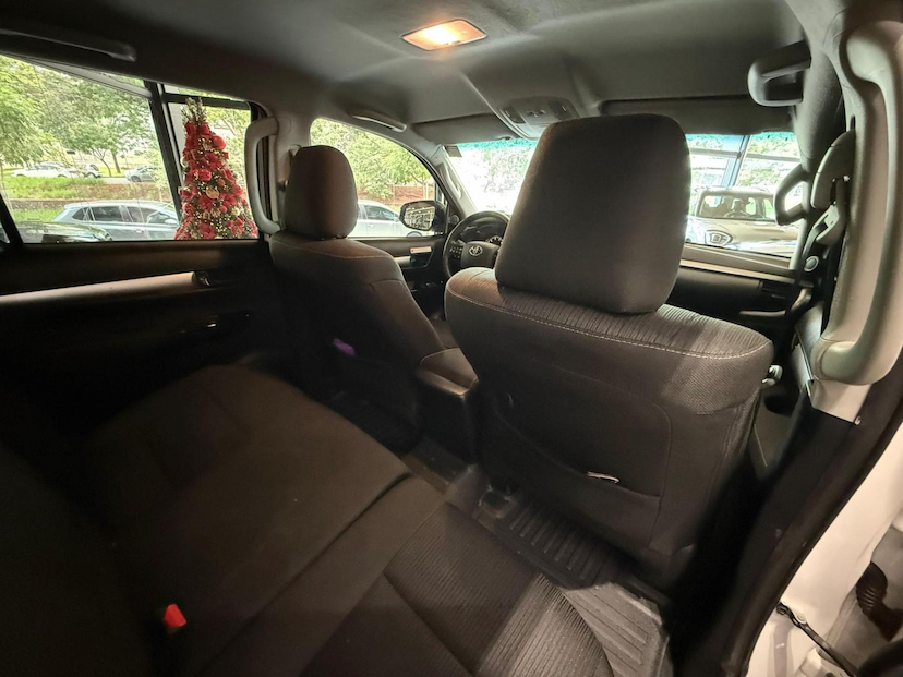 Foto do veículo TOYOTA HILUX  CDSR A4FD 2024 38.000 KM 235.000,00