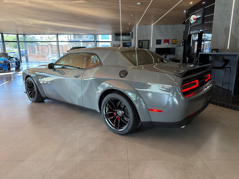 Foto do veículo DODGE CHALLENGER  SRT HELLCAT JAILBREAK 2023 100 KM 1.390.000,00