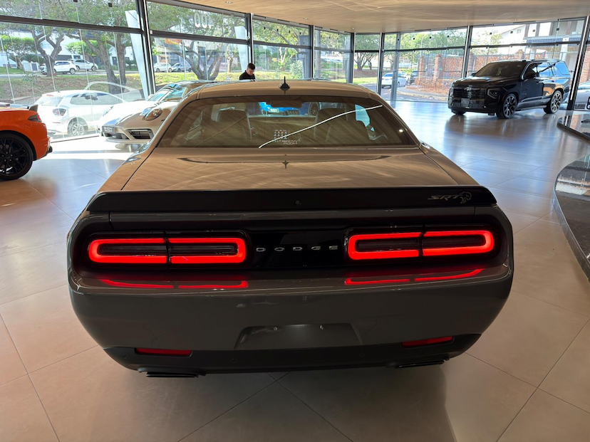 Foto do veículo DODGE CHALLENGER  SRT HELLCAT JAILBREAK 2023 100 KM 1.390.000,00