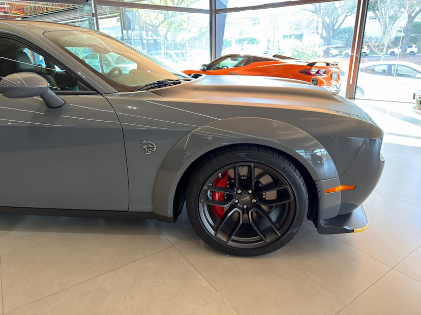 Foto do veículo DODGE CHALLENGER  SRT HELLCAT JAILBREAK 2023 100 KM 1.390.000,00