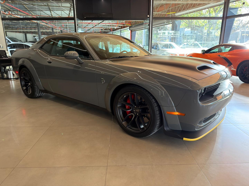 Foto do veículo DODGE CHALLENGER  SRT HELLCAT JAILBREAK 2023 100 KM 1.390.000,00