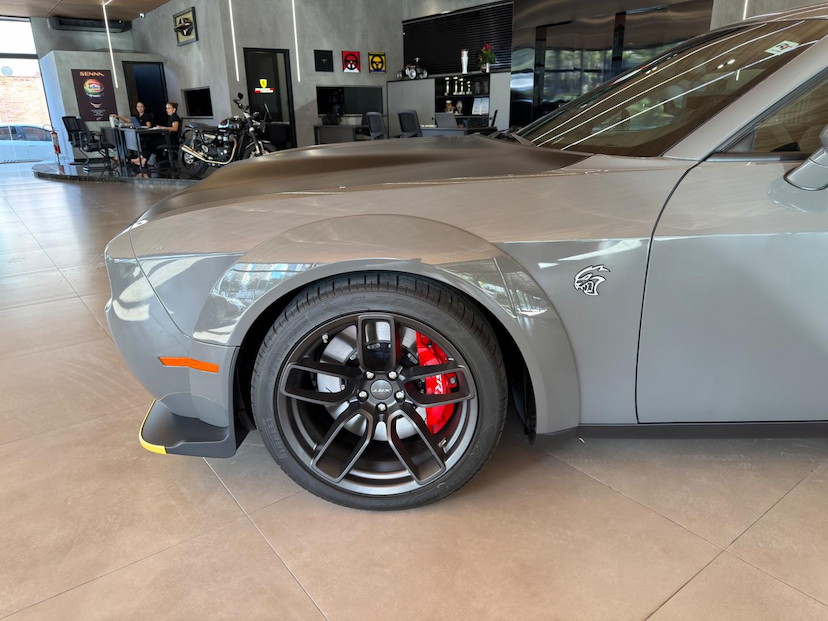 Foto do veículo DODGE CHALLENGER  SRT HELLCAT JAILBREAK 2023 100 KM 1.390.000,00