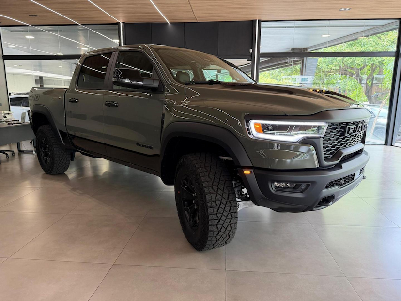 Foto do veículo RAM 1500 RAM  RHO CREW CAB 4X4 2026 0 KM 1.400.000,00
