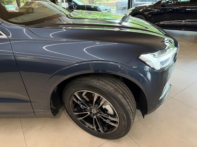 Foto do veículo VOLVO XC60  T8 MOMENTUM 2020 59.000 KM 169.000,00