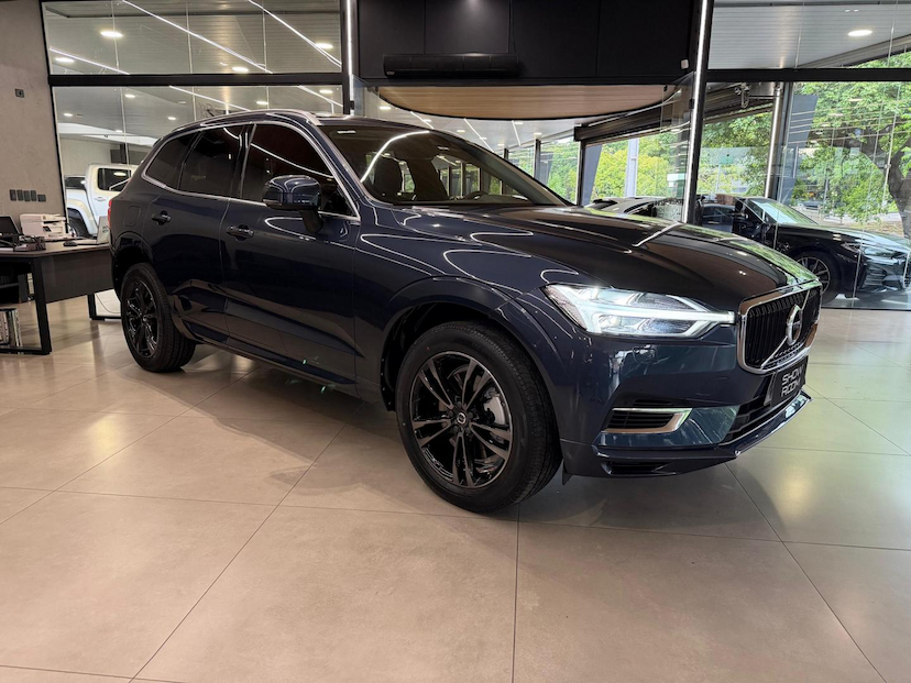 Foto do veículo VOLVO XC60  T8 MOMENTUM 2020 59.000 KM 169.000,00