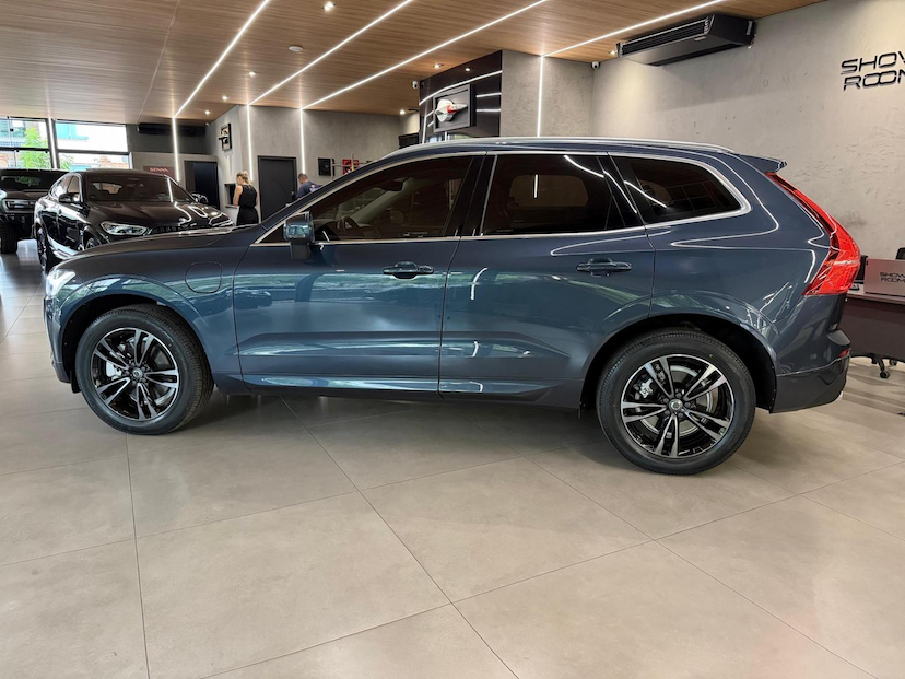 Foto do veículo VOLVO XC60  T8 MOMENTUM 2020 59.000 KM 169.000,00