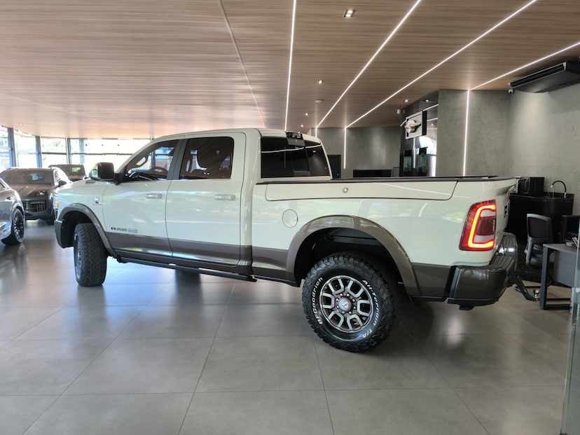 Foto do veículo RAM 3500  LONGHORN 6.7D 2022 73.209 KM 379.000,00