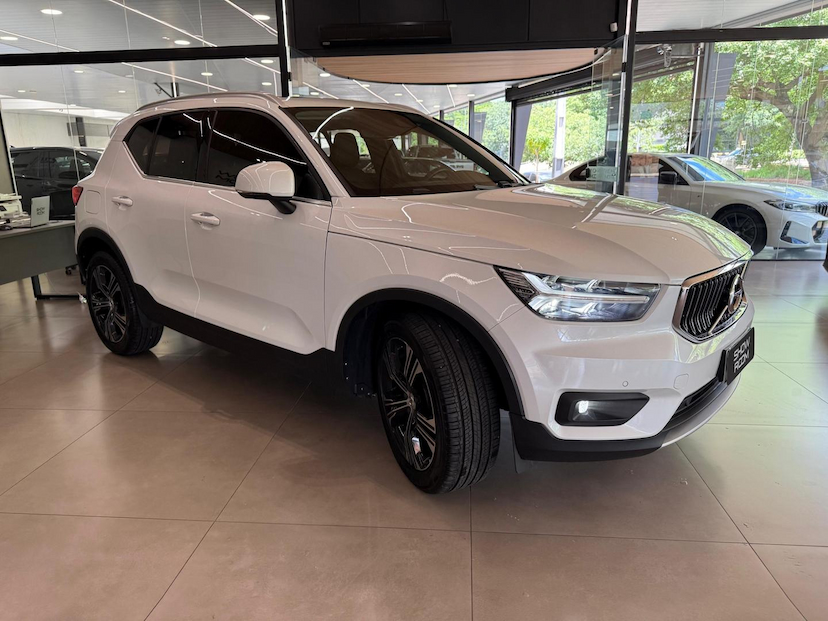 Foto do veículo VOLVO XC40  T4 INSCRIPT 2020 47.248 KM 165.000,00