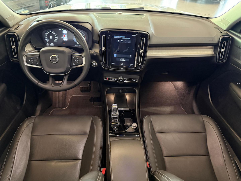 Foto do veículo VOLVO XC40  T4 INSCRIPT 2020 47.248 KM 165.000,00