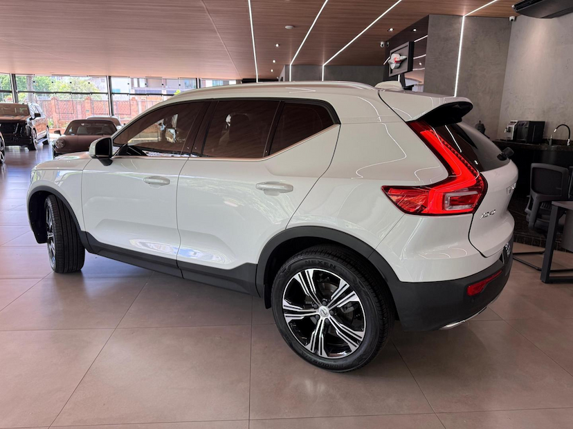 Foto do veículo VOLVO XC40  T4 INSCRIPT 2020 47.248 KM 165.000,00
