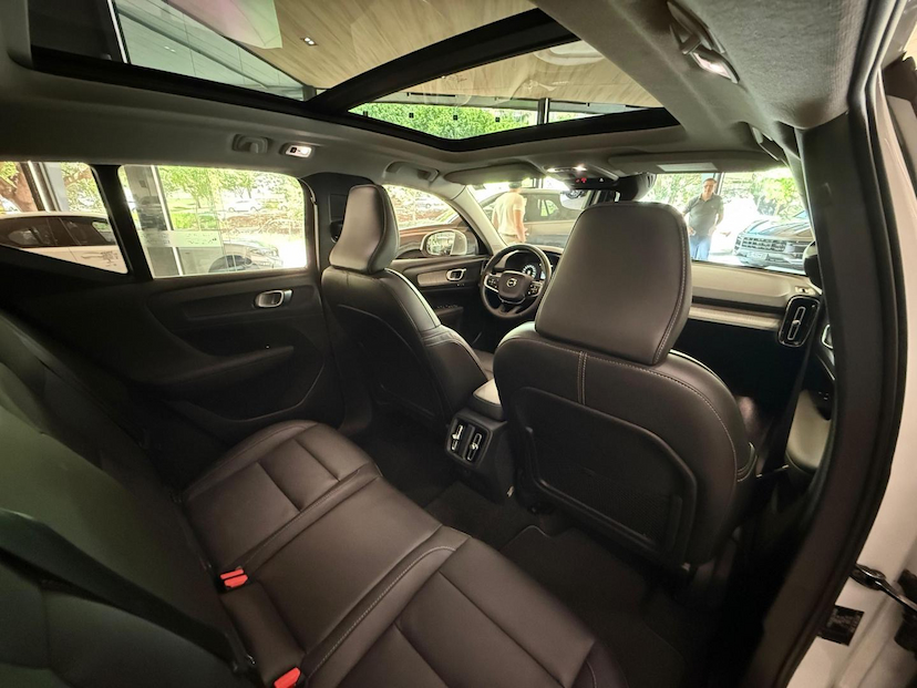 Foto do veículo VOLVO XC40  T4 INSCRIPT 2020 47.248 KM 165.000,00