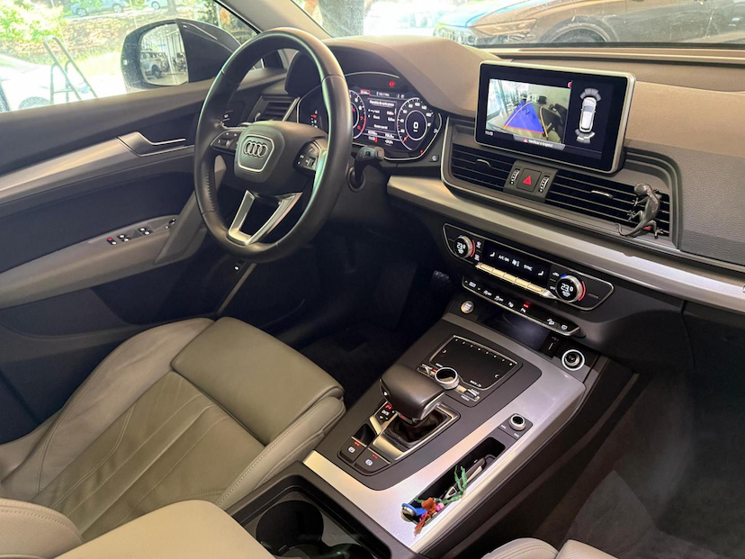 Foto do veículo AUDI Q5  2.0TFSI 2018 42.392 KM 159.000,00