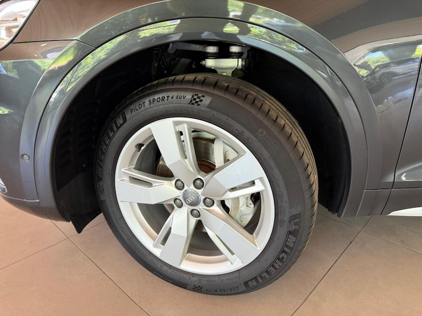 Foto do veículo AUDI Q5  2.0TFSI 2018 42.392 KM 159.000,00