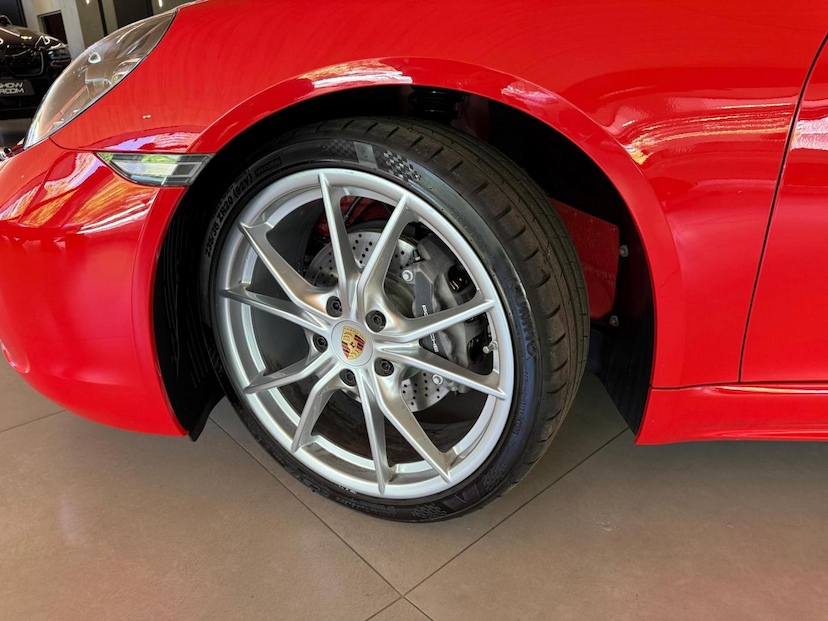 Foto do veículo PORSCHE BOXSTER  2024 2.890 KM 595.000,00
