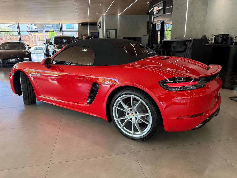 Foto do veículo PORSCHE BOXSTER  2024 2.890 KM 595.000,00