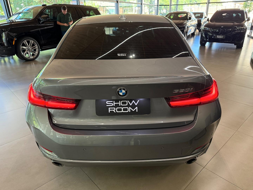 Foto do veículo BMW 320I  GP FLEX 2024 20.450 KM 255.000,00