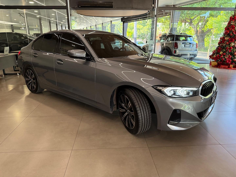 Foto do veículo BMW 320I  GP FLEX 2024 20.450 KM 255.000,00