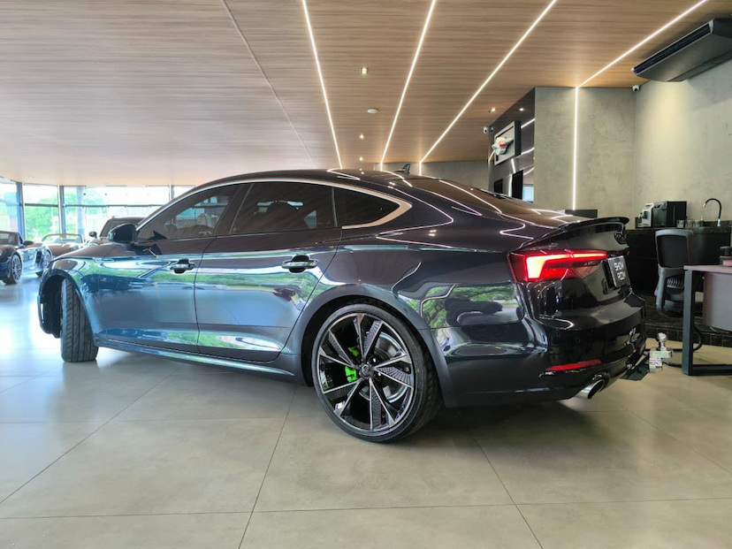 Foto do veículo AUDI A5  SPB 2.0TFSI 2018 52.696 KM 169.000,00