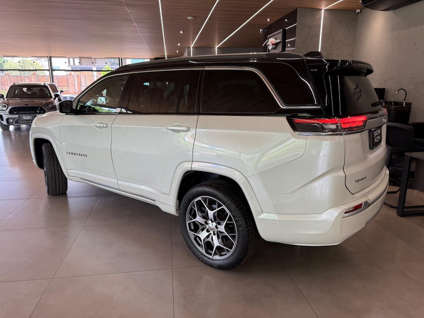 Foto do veículo JEEP COMMANDER  OVR TD380 2023 29.388 KM 190.000,00