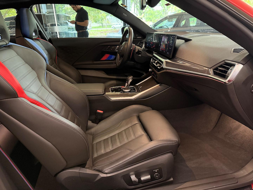 Foto do veículo BMW M2  COUPE 2024 15.000 KM 530.000,00