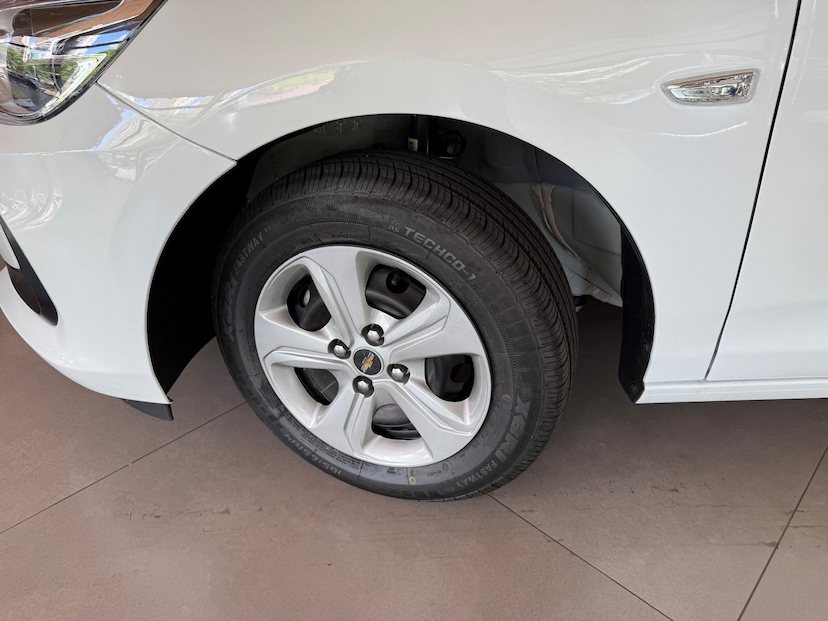 Foto do veículo CHEVROLET ONIX  10MT HB 2025 38.942 KM 70.000,00