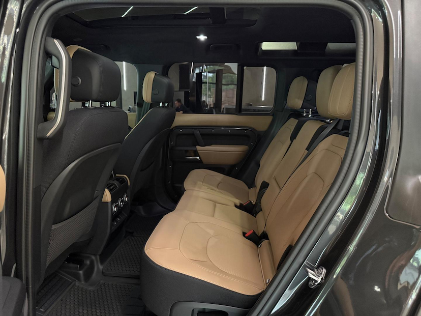 Foto do veículo LAND ROVER DEFENDER  110 X D350 DIE. AUT. (HÍB) 2025 1.390 KM 795.000,00