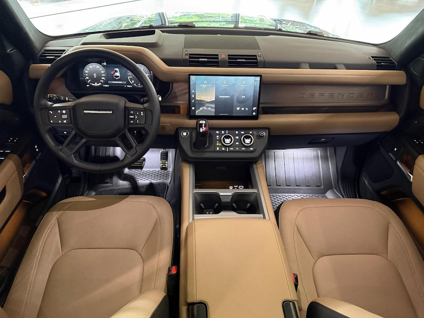 Foto do veículo LAND ROVER DEFENDER  110 X D350 DIE. AUT. (HÍB) 2025 1.390 KM 795.000,00
