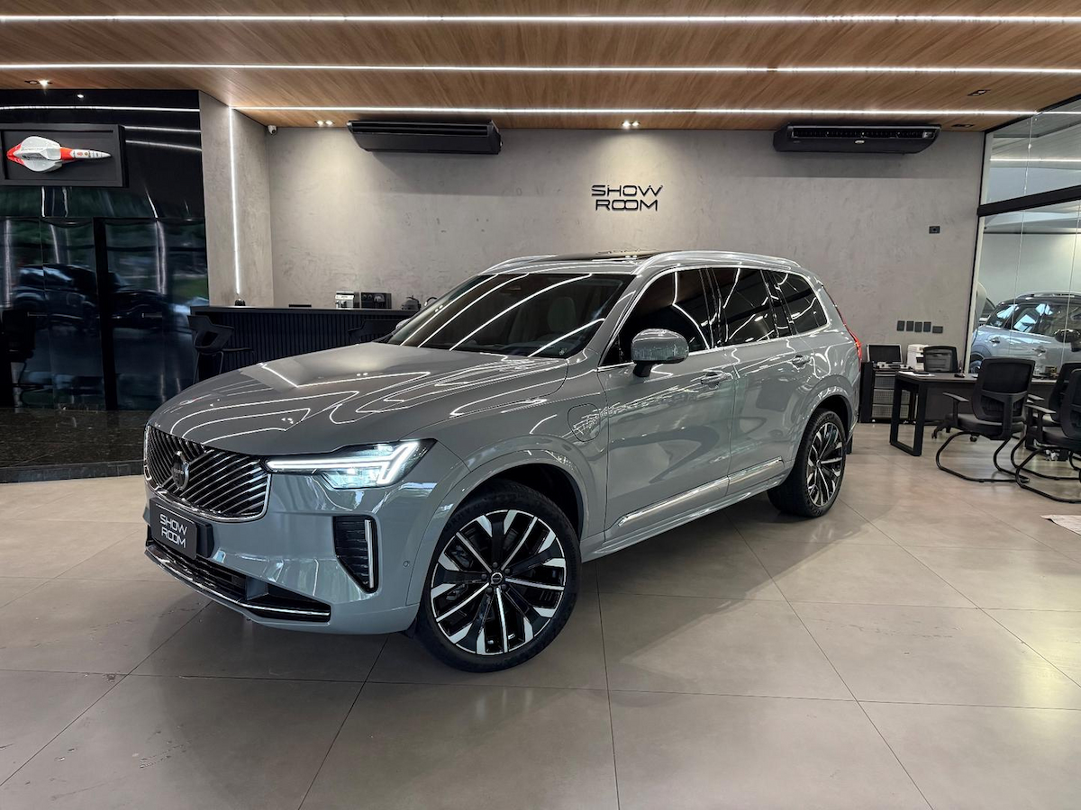 Foto do veículo VOLVO XC90 XC 90 T-8 ULTRA 2.0 AWD (HIBRIDO) 2025/2025 13.771 KM R$ 599.000,00