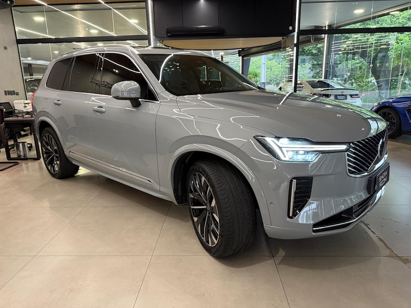 Foto do veículo VOLVO XC90 XC 90 T-8 ULTRA 2.0 AWD (HIBRIDO) 2025 15.110 KM 579.000,00