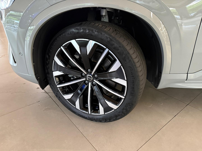 Foto do veículo VOLVO XC90 XC 90 T-8 ULTRA 2.0 AWD (HIBRIDO) 2025 15.110 KM 579.000,00