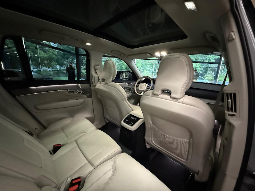 Foto do veículo VOLVO XC90 XC 90 T-8 ULTRA 2.0 AWD (HIBRIDO) 2025 15.110 KM 579.000,00