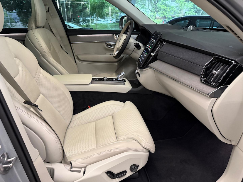 Foto do veículo VOLVO XC90 XC 90 T-8 ULTRA 2.0 AWD (HIBRIDO) 2025 15.110 KM 579.000,00