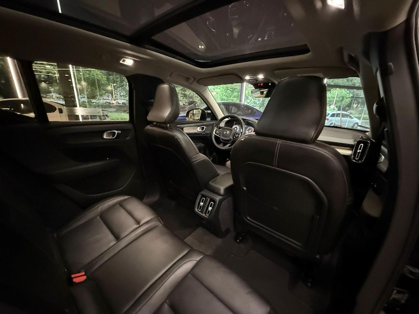 Foto do veículo VOLVO XC40  T4 INSCRIPT 2020 56.351 KM 165.000,00