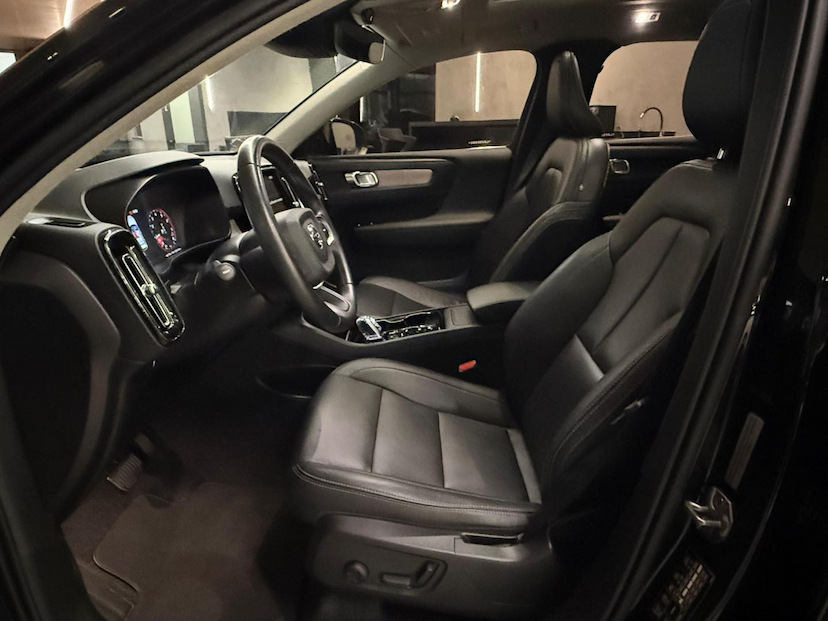 Foto do veículo VOLVO XC40  T4 INSCRIPT 2020 56.351 KM 165.000,00