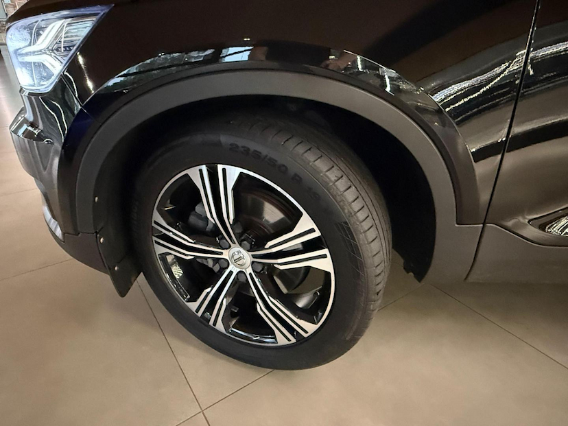 Foto do veículo VOLVO XC40  T4 INSCRIPT 2020 56.351 KM 165.000,00