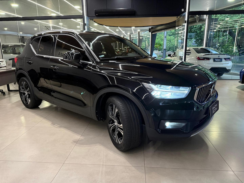 Foto do veículo VOLVO XC40  T4 INSCRIPT 2020 56.351 KM 165.000,00