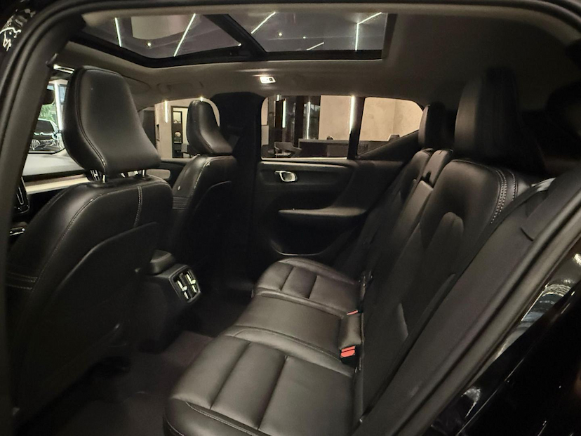Foto do veículo VOLVO XC40  T4 INSCRIPT 2020 56.351 KM 165.000,00
