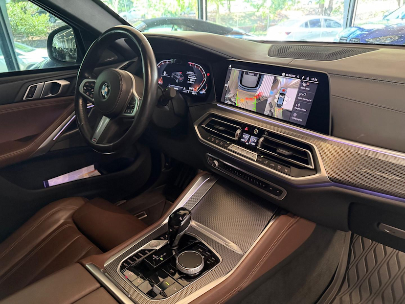 Foto do veículo BMW X6  XDRIVE40I 2021 55.328 KM 490.000,00