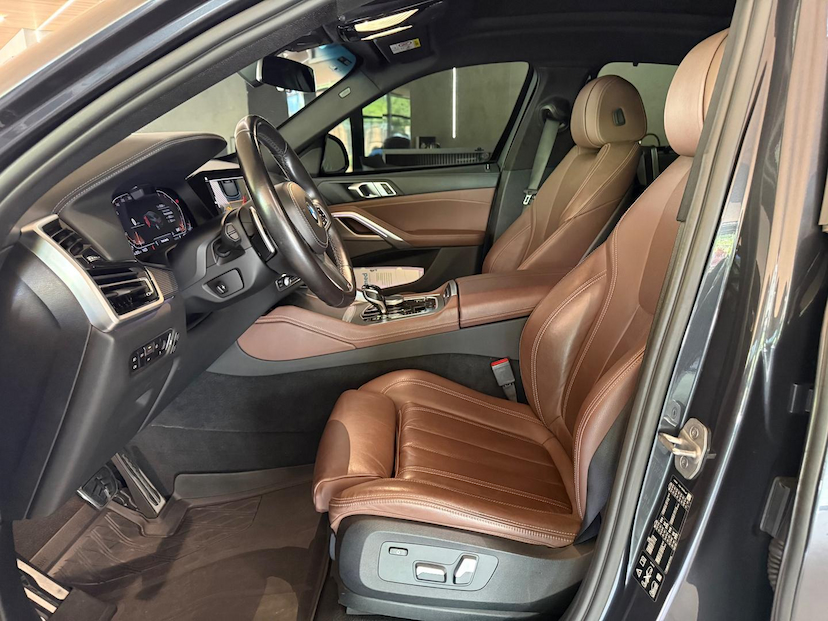Foto do veículo BMW X6  XDRIVE40I 2021 55.328 KM 490.000,00