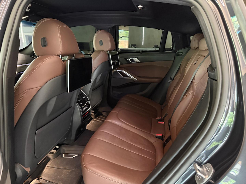 Foto do veículo BMW X6  XDRIVE40I 2021 55.328 KM 490.000,00