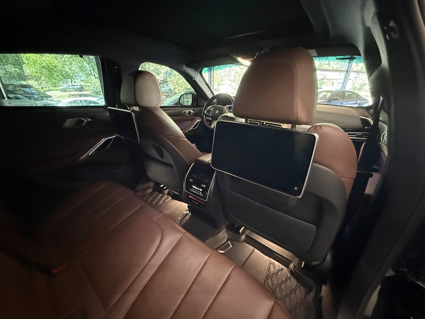 Foto do veículo BMW X6  XDRIVE40I 2021 55.328 KM 490.000,00